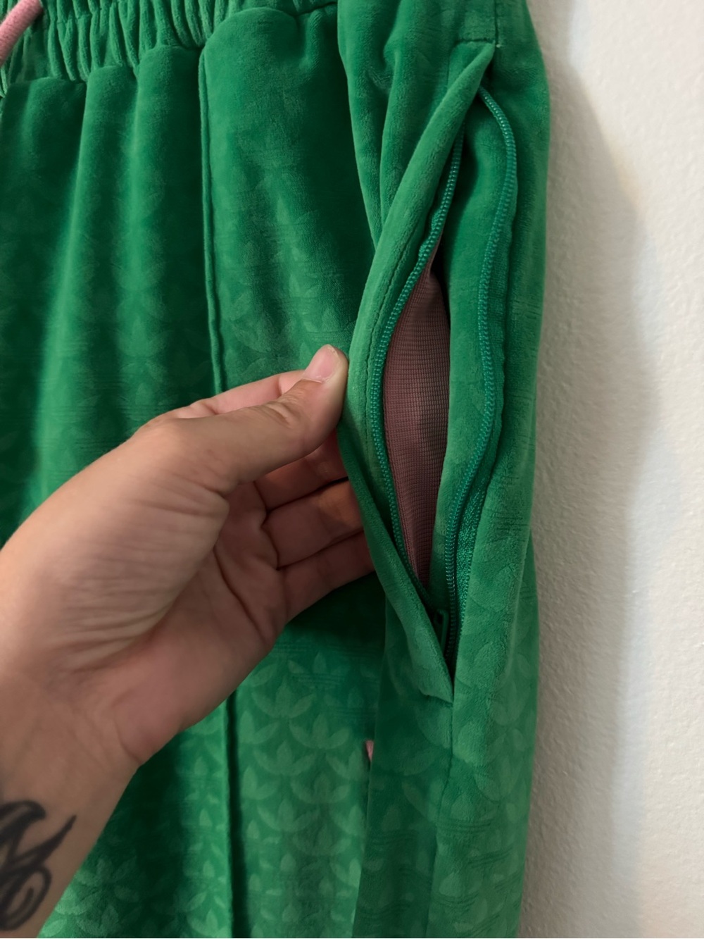 adidas Green Wide-Leg Track Pants with Pink Drawstring Small - Picture 5 of 9